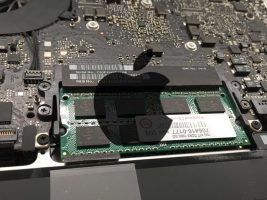 ジャンクMacBookAir 8Gcorei3 キー一部欠損充電放回数301回